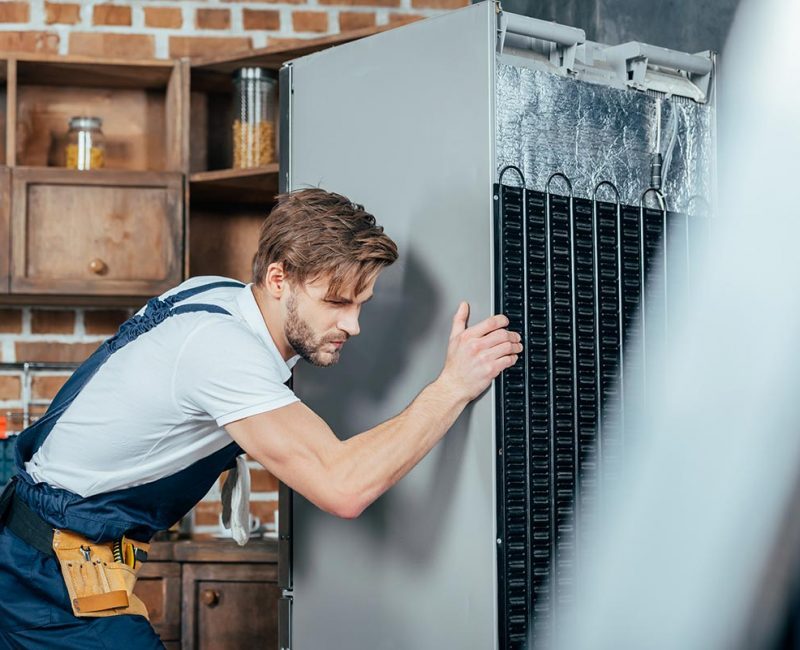 young-repairman-in-protective-workwear-moving-refr-resize-pza1ig578z9jdh8ssp0s4a3mridra6w3urclfwnzvo.jpg